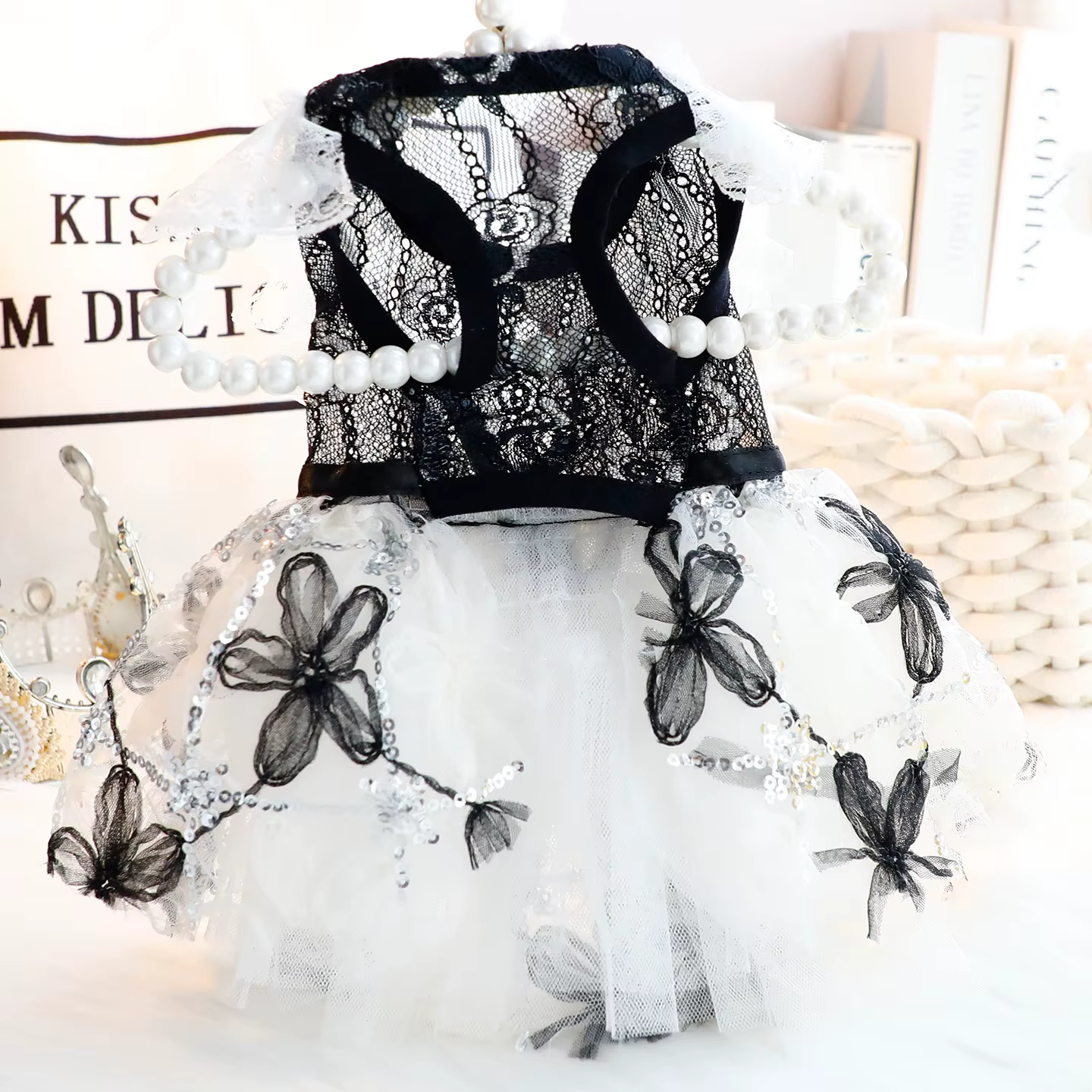 Vestido Nupcial para Perro – Falda Floral Negra Elegante - imagen 4
