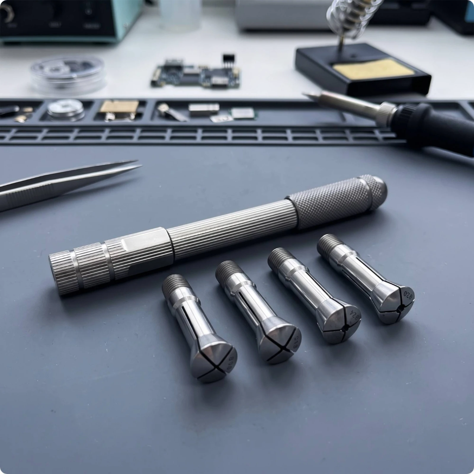 Llavero Ajustable para Reparar Relojes – Herramienta Delgada con Cabezales Intercambiables - imagen 3