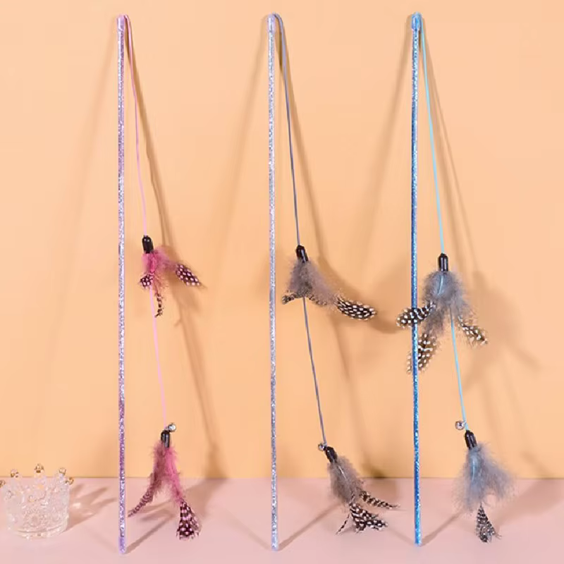 Varita con Plumas para Gatos – Juguete Interactivo con Campana - imagen 3