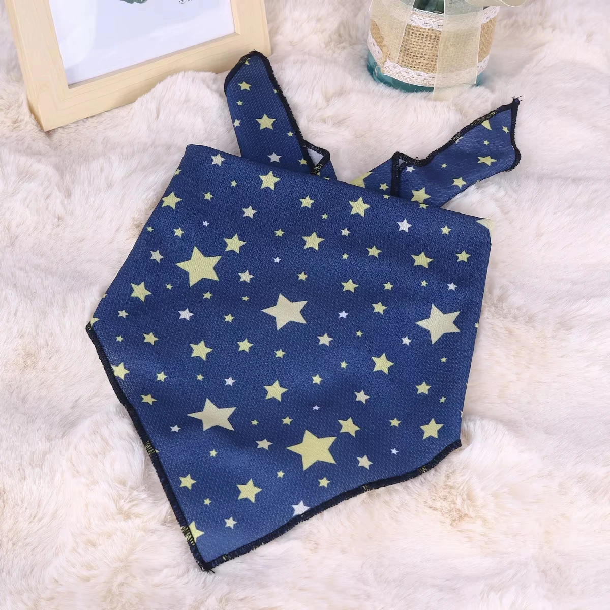 Vendaje triangular con estrellas y lunas para gatos y perros - imagen 2
