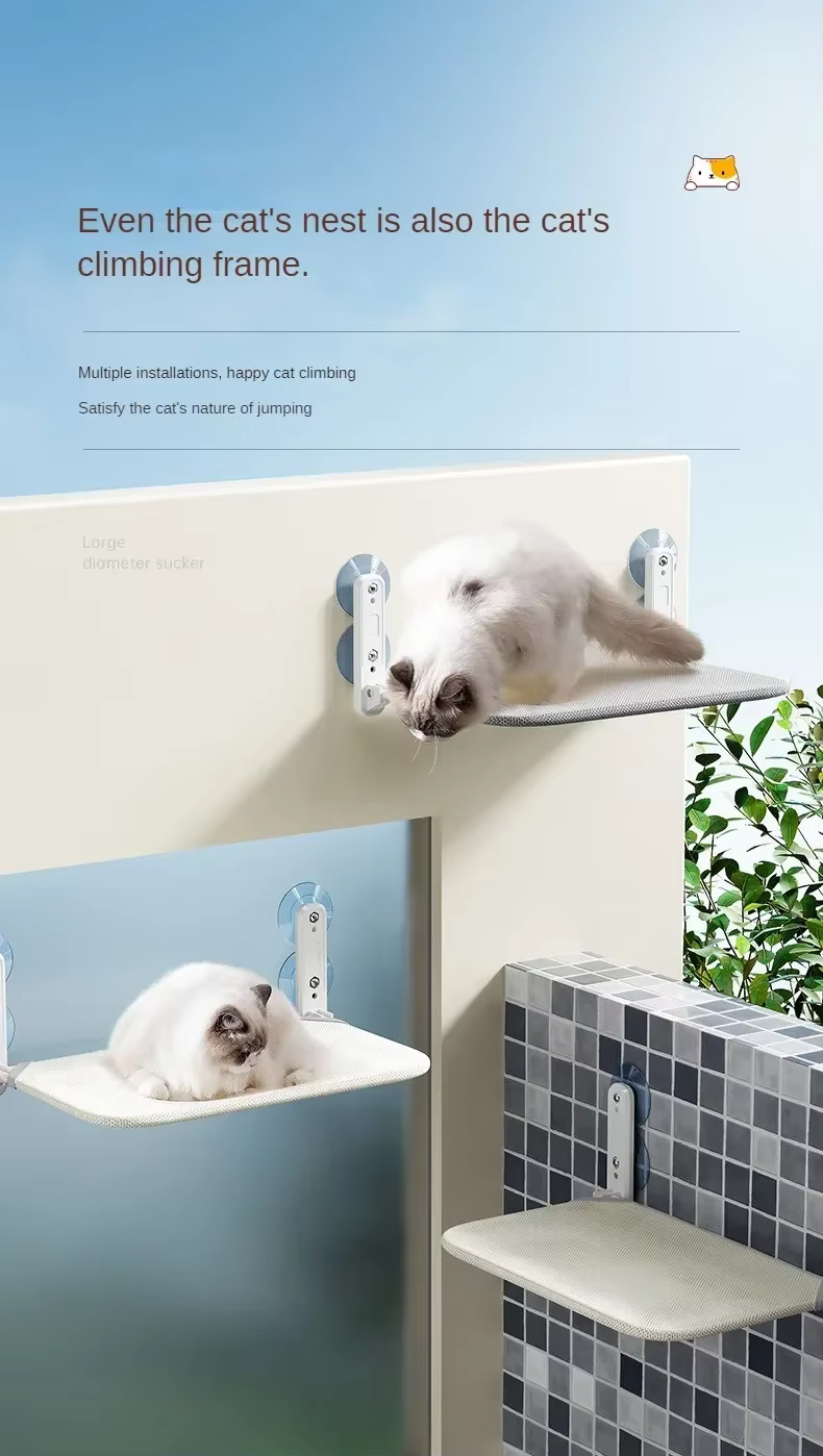 Hamaca para gatos en uso en un entorno hogareño