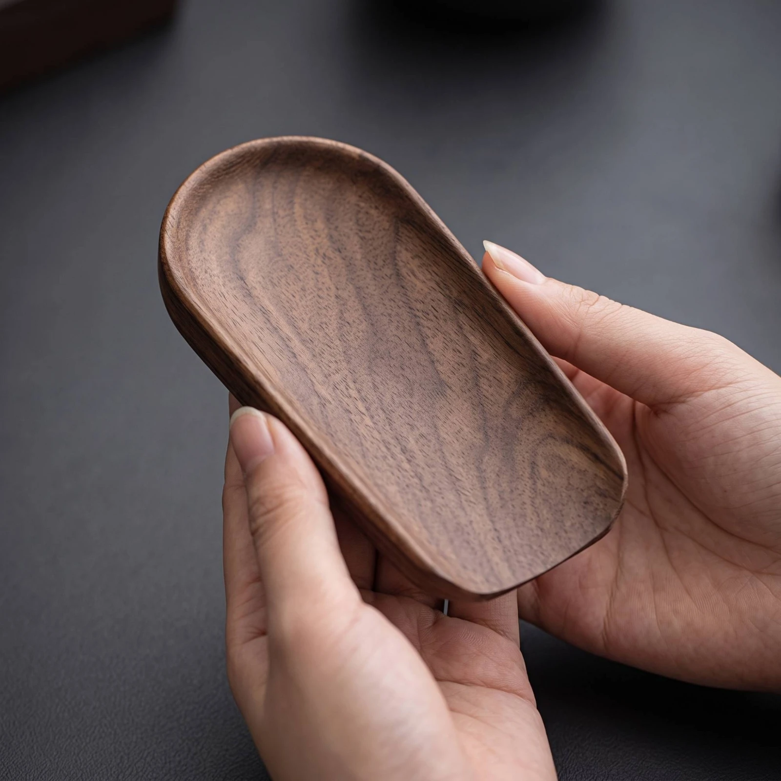 Bandeja de té de nogal para mascotas – Mesa auxiliar de madera natural