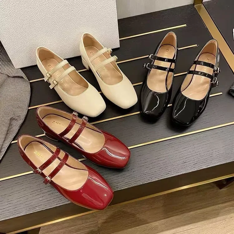 Zapatos Mary Jane disponibles en varios ángulos