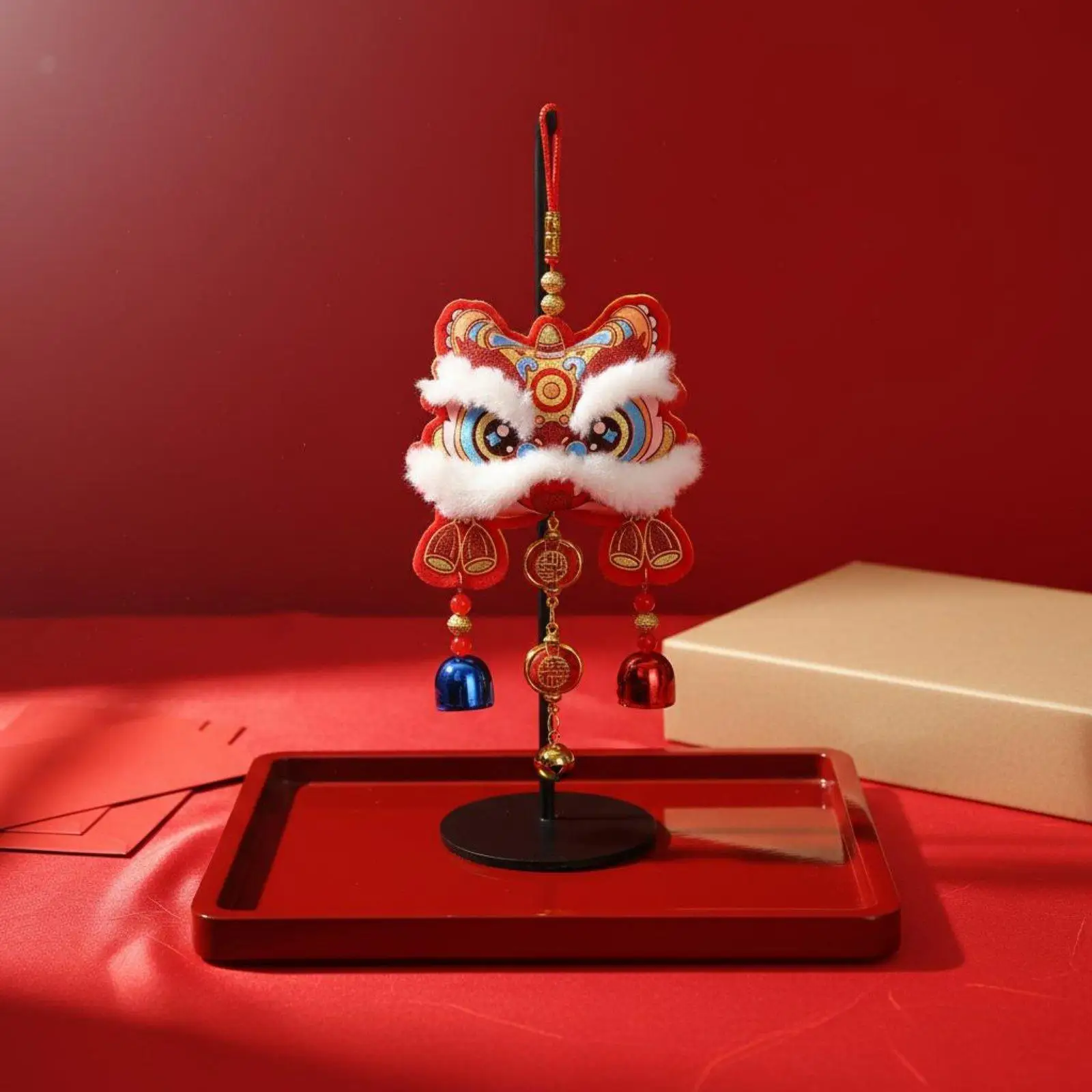 Amuleto de León Chino en Peluche – Colgante Decorativo para Puerta y Espejo - imagen 2