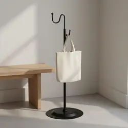Exhibidor de bolsos con soporte metálico estable para comercios