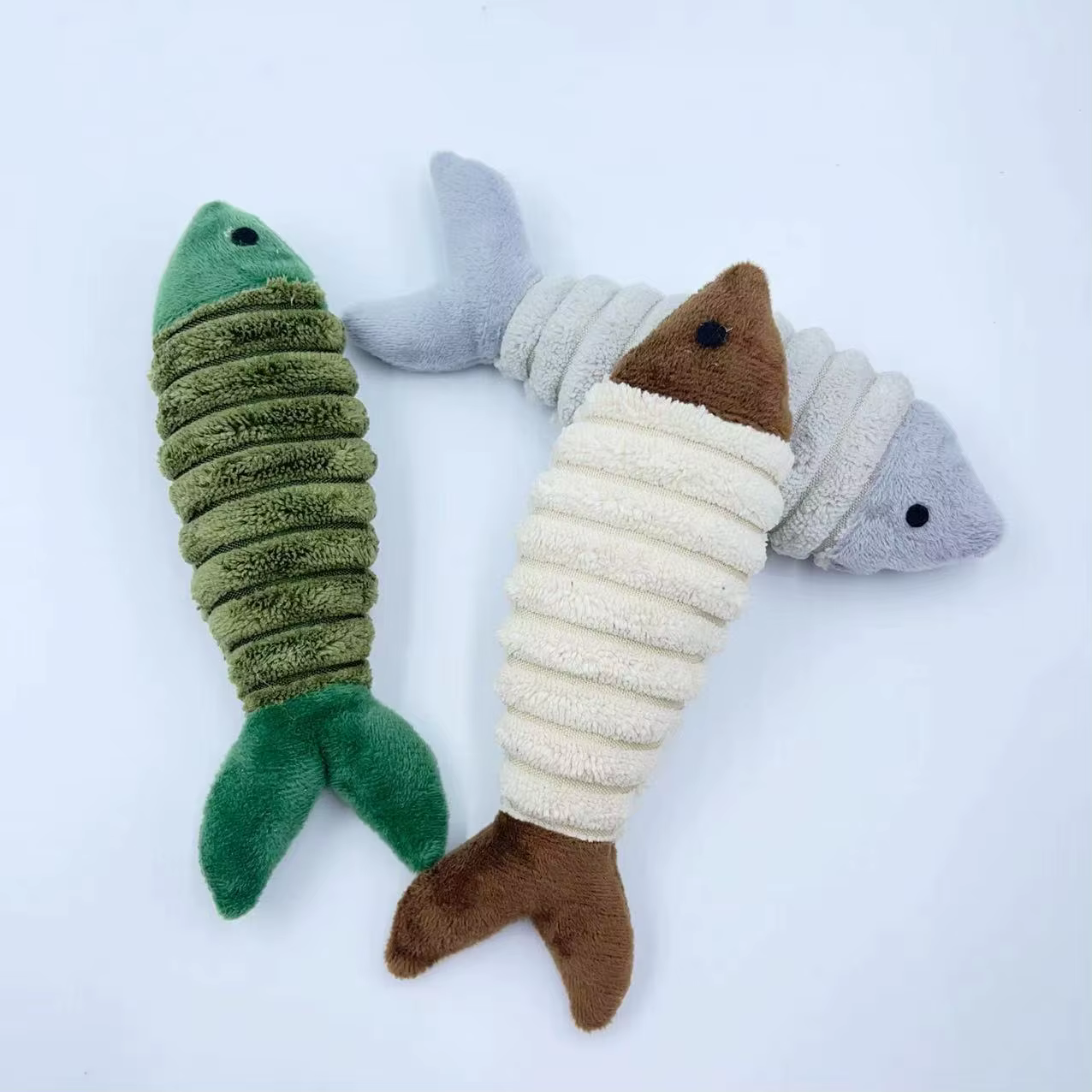 Juguete de peluche con peces y hierba gatera para gatos - imagen 5