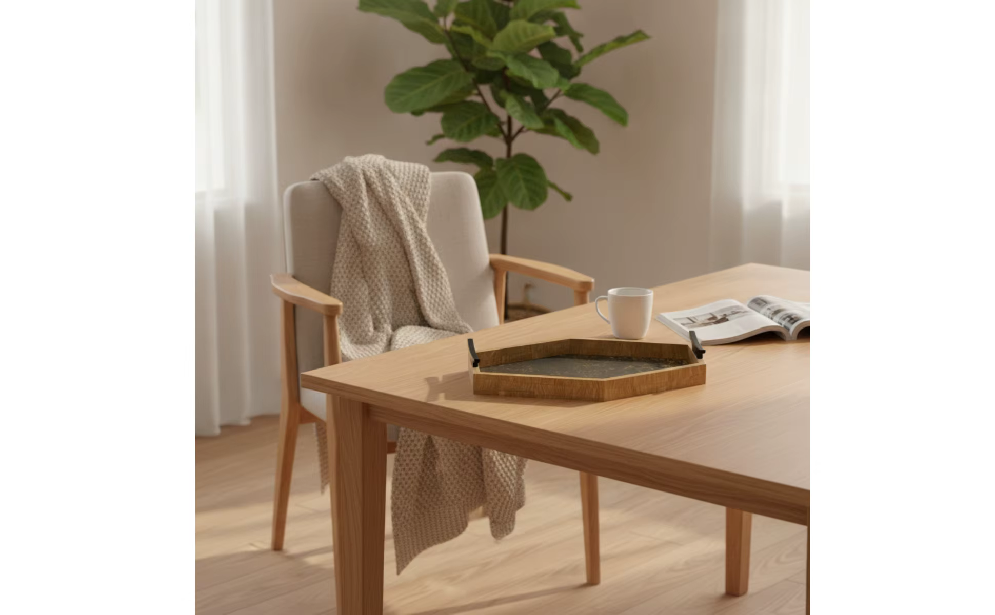 Vista de la bandeja rectangular de madera con acabado negro y dorado