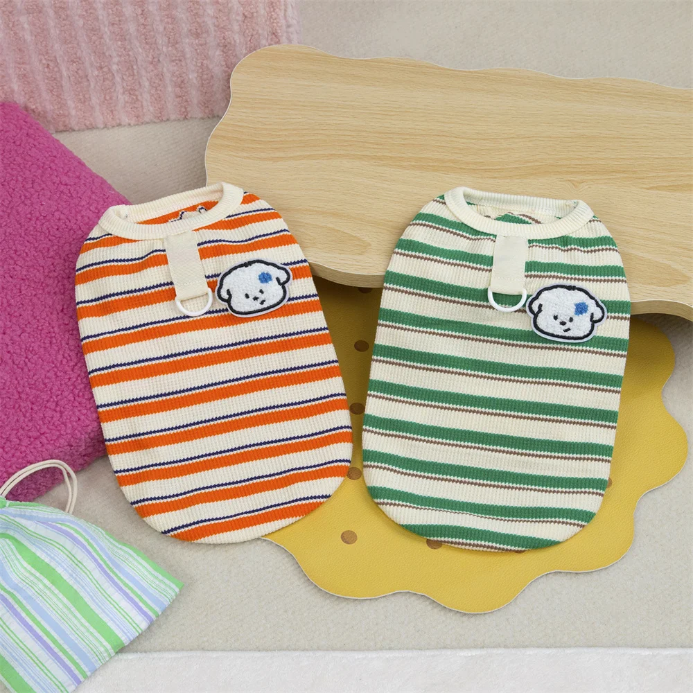 Vestido a rayas para gato