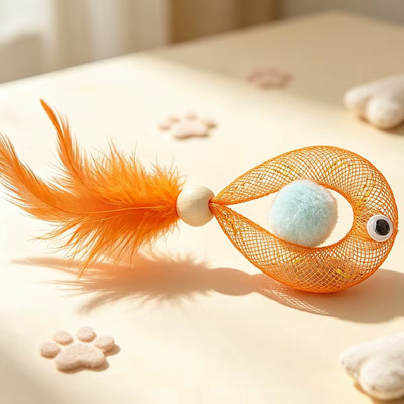 Juguete pez con plumas y campana para gatos – Interactivo y afila garras - imagen 2