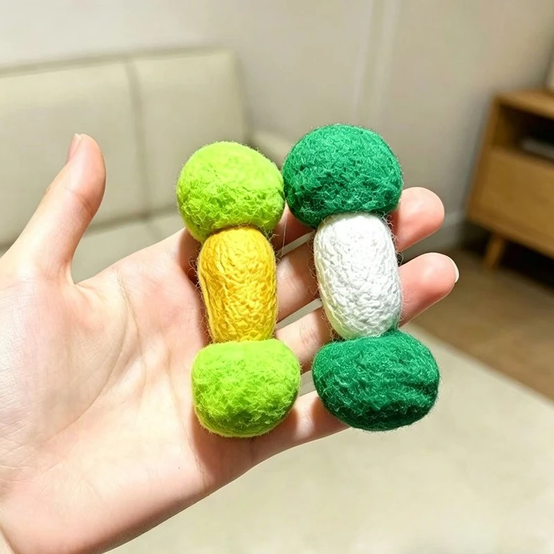 Juguete para gatos con pupa de insecto natural y bola de fieltro - imagen 4