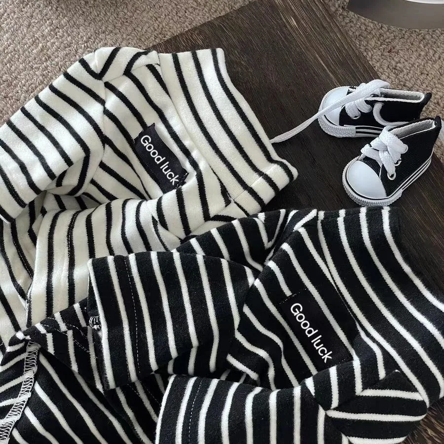 Camiseta a Rayas para Perros y Gatos – Top de Felpa - imagen 4