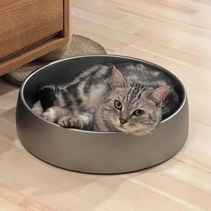 Cama refrescante antideslizante para gatos y perros pequeños de metal - imagen 4