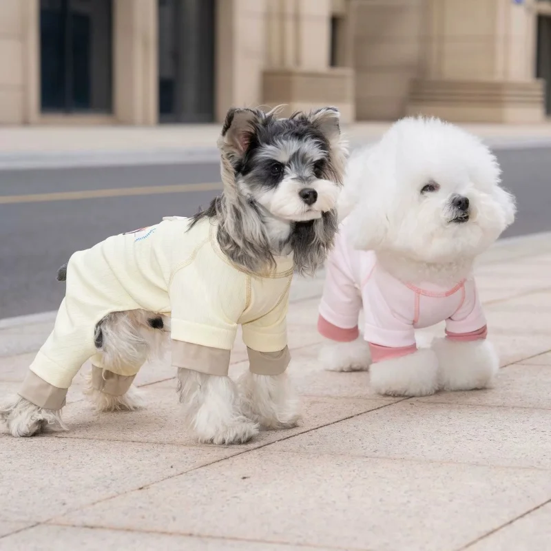 Mono de cuatro patas para perros y gatos – Pijama cálido con estampado