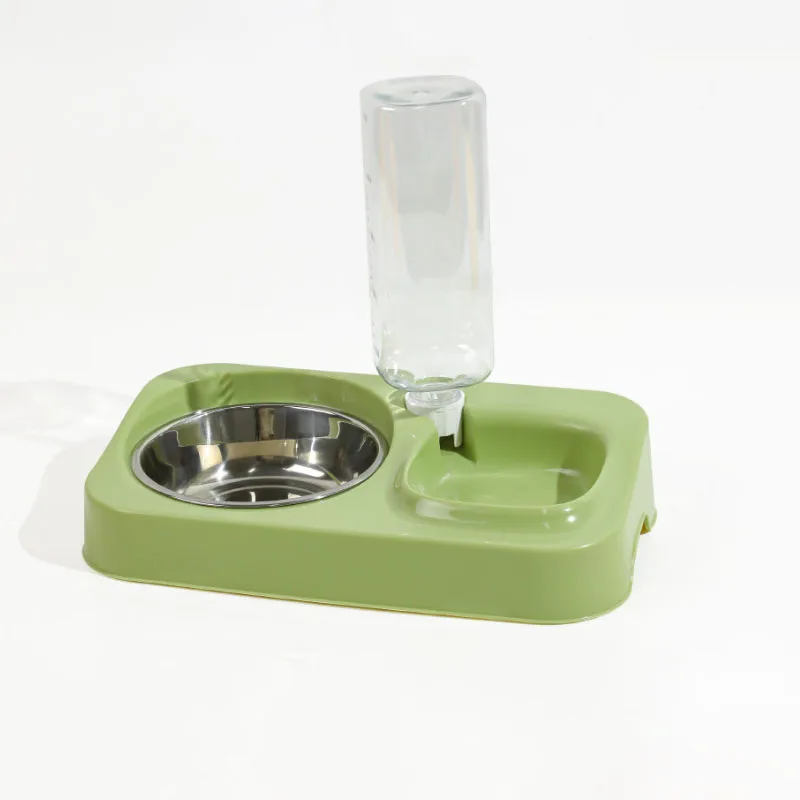 Detalle del dispensador automático de agua del comedero