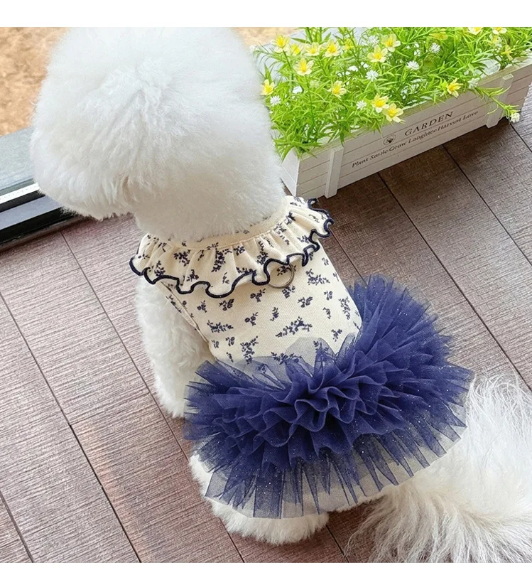 Vestido puesto en perrita