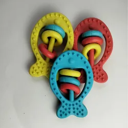Juguete masticable de goma con pez colorido para gatos y perros