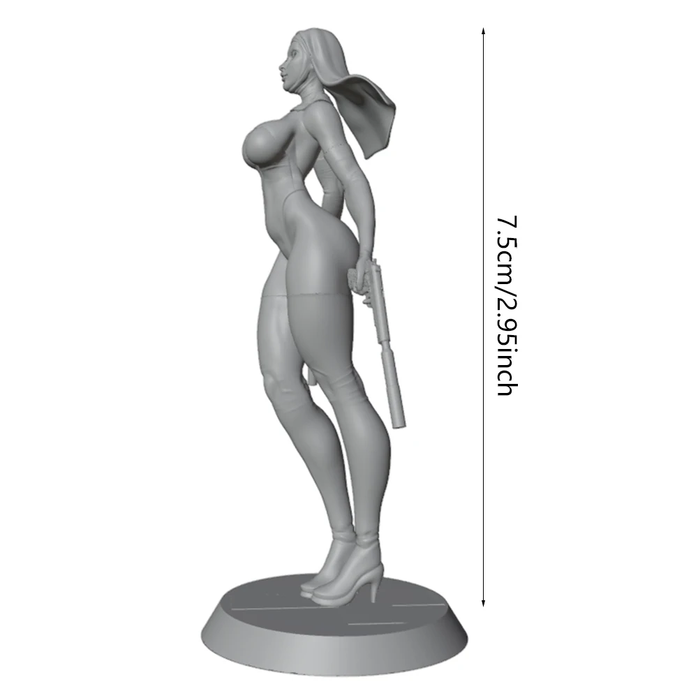 Detalle de figura de guardiana femenina en resina
