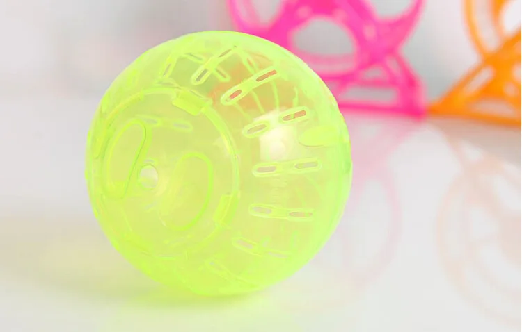 Bola amarilla para rata doméstica