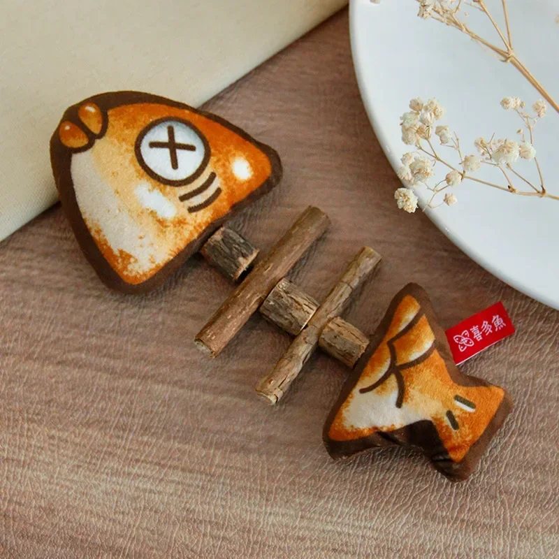 Juguete mordedor para gatos con matatabi y forma de pez - imagen 3