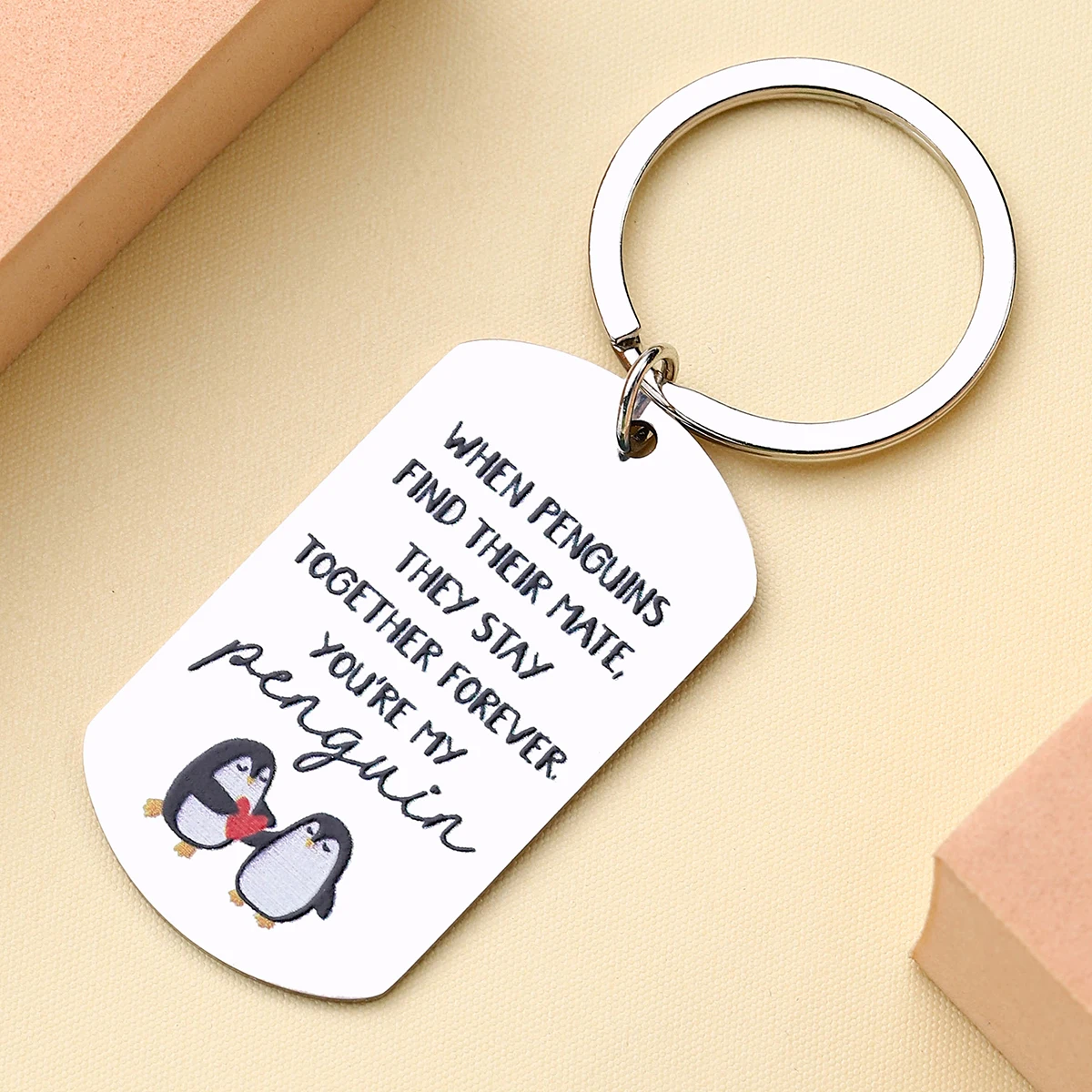 Conjunto de imágenes del regalo Pingüino Amor llavero