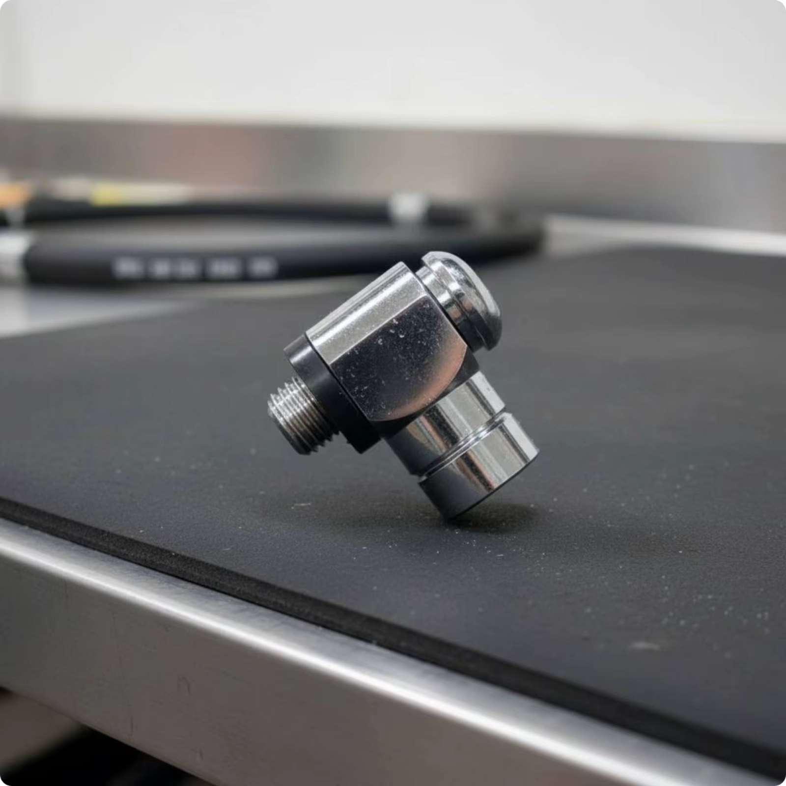 Conector de manguera giratorio 90° para uso subacuático - imagen 3