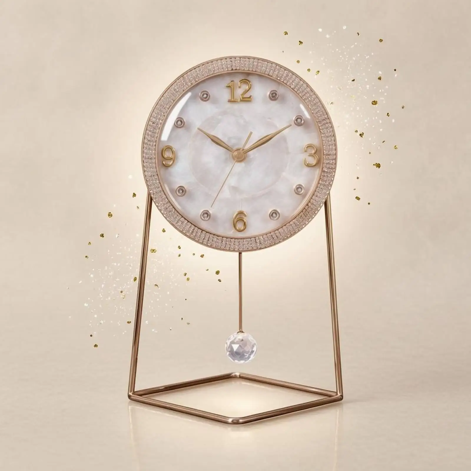 Reloj de péndulo en ambiente hogareño con luz natural