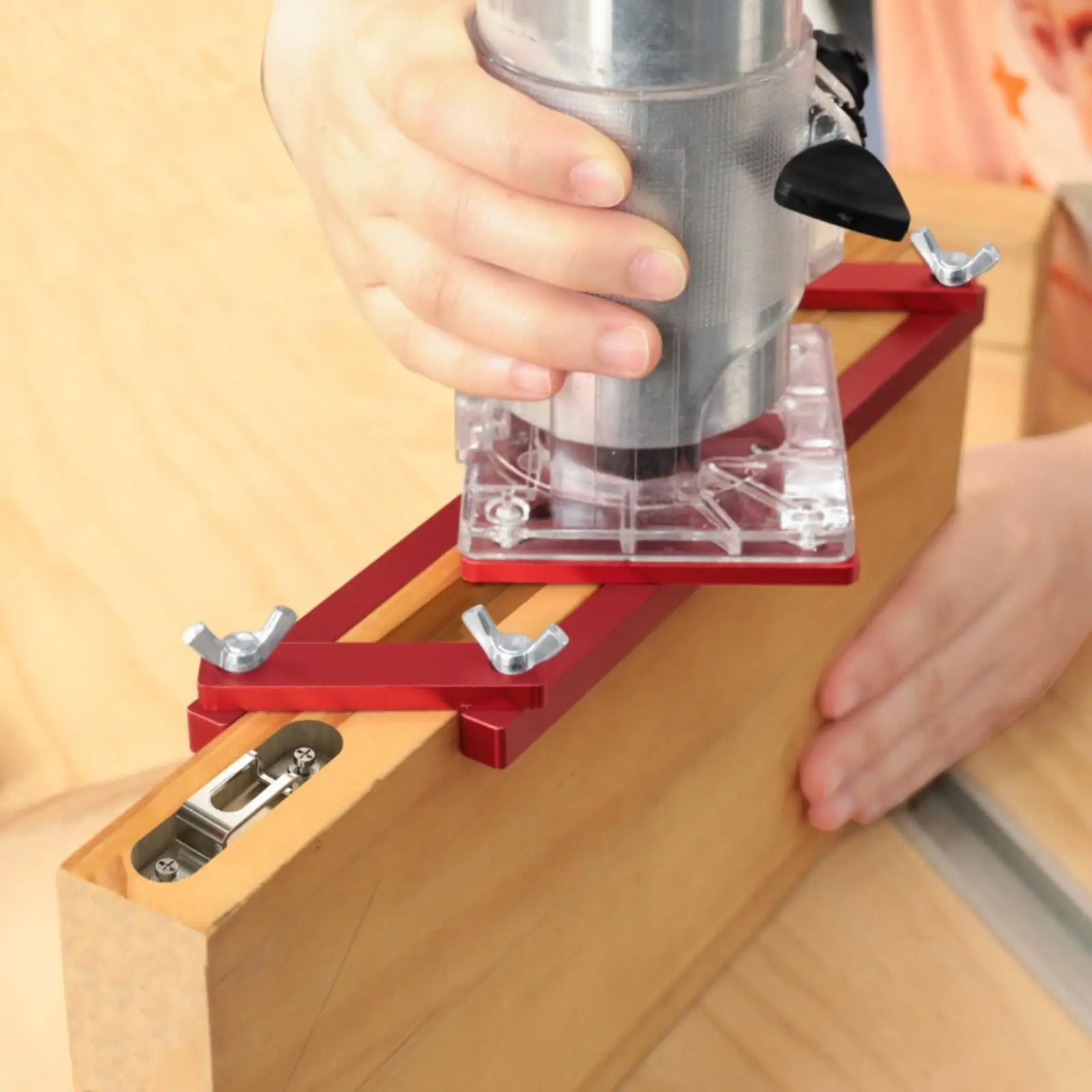 Guía de ranurado para router – soporte transparente para carpinteros - imagen 2