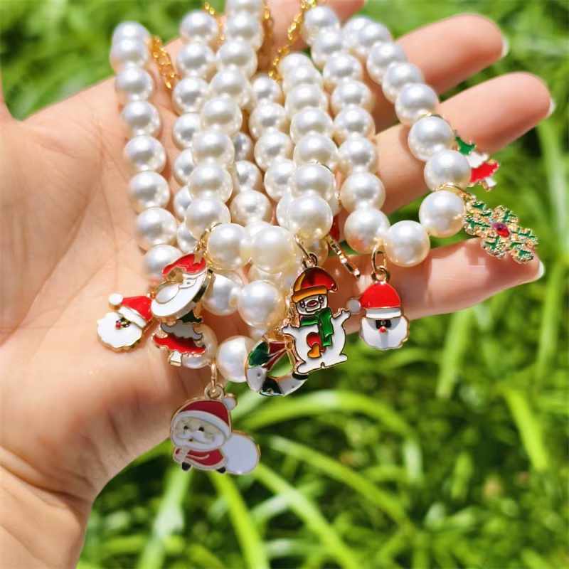Collar navideño de perlas con colgante para perros y gatos - imagen 4