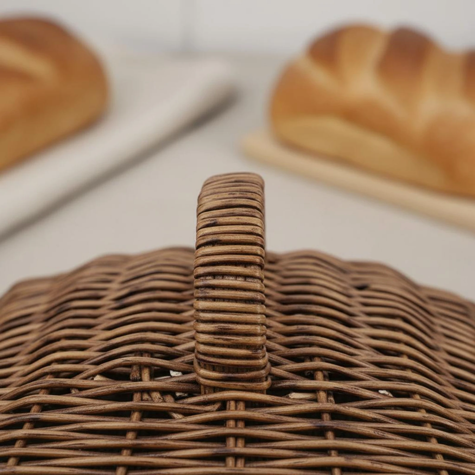 Cesta de pan con tapa de mimbre redonda, artesanal para cocina - imagen 4