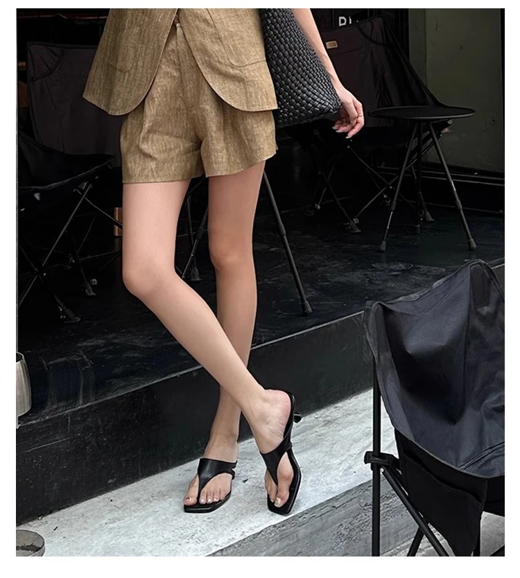 Sandalias de tacón de aguja en color beige claro