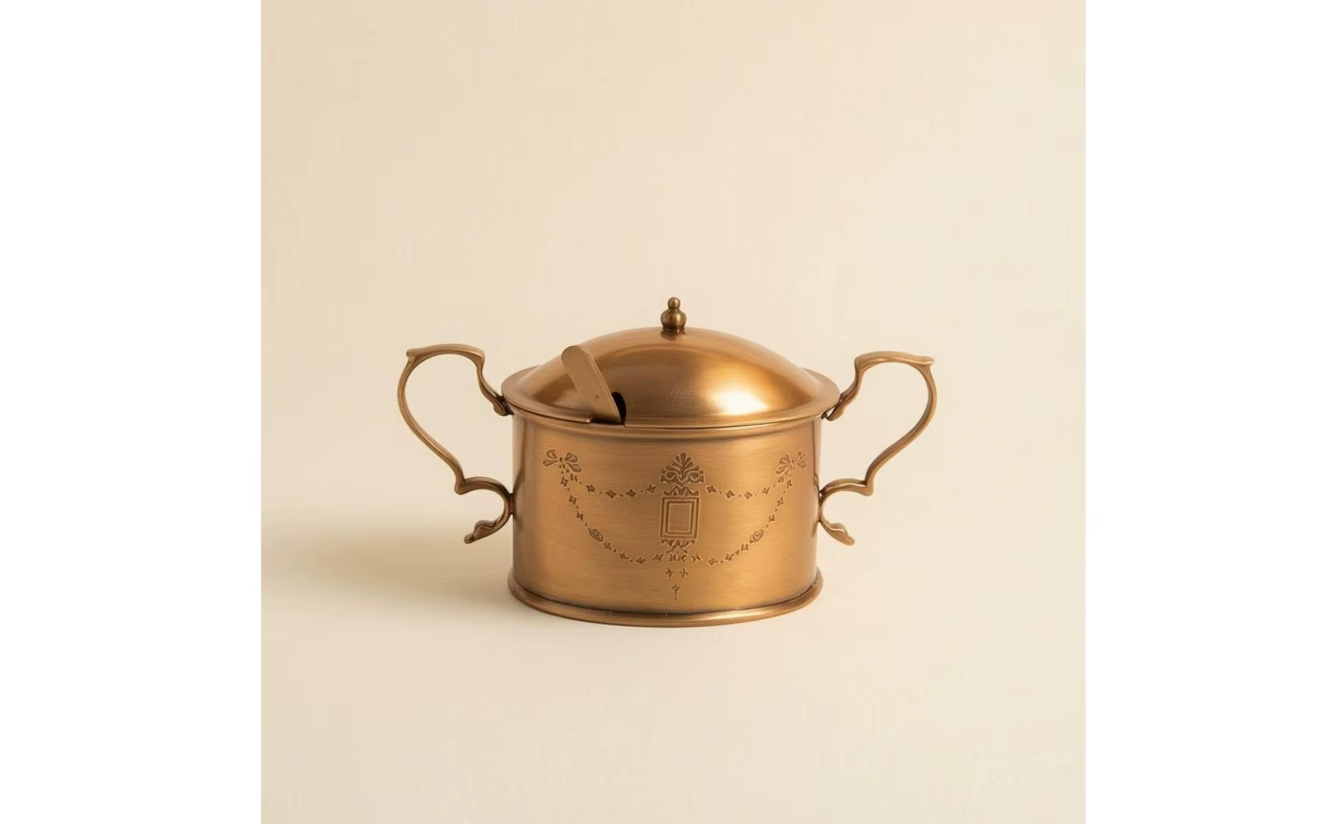 Recipiente de latón dorado ornamentado para decoración del hogar
