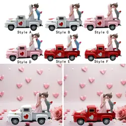 Figura de Pareja en Camioneta Rústica – Decoración para Compromiso y San Valentín