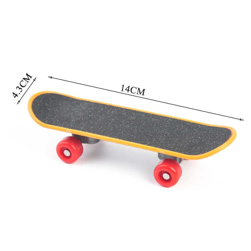 Parrot training skateboard en entorno doméstico