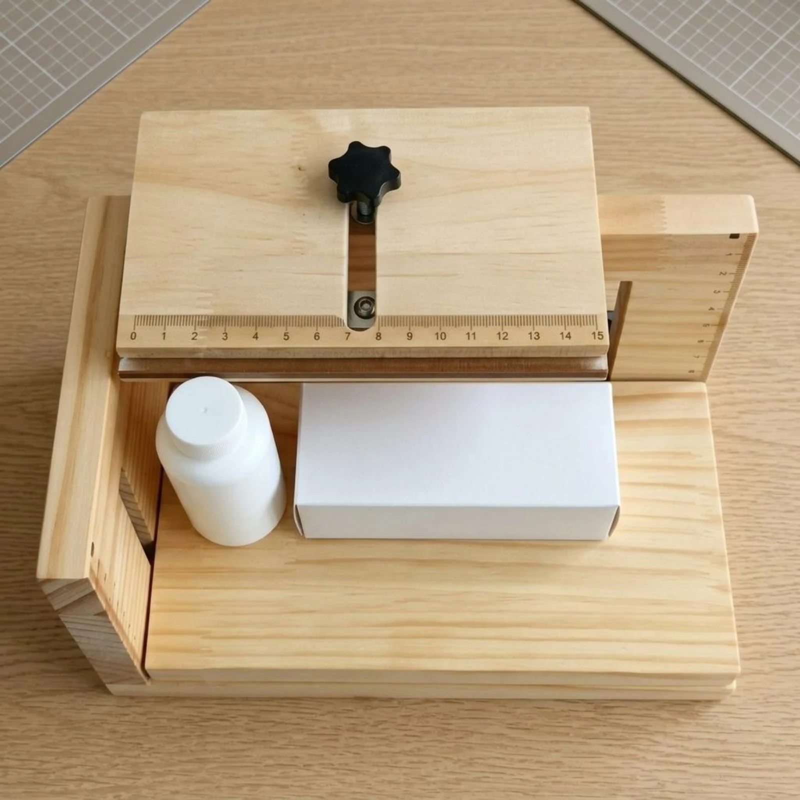 Soporte de etiquetas en madera para mesa, gatos y perros - imagen 3