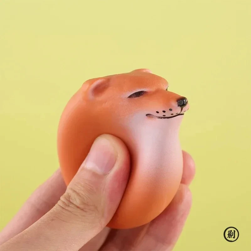 Figura decorativa Shiba Inu en forma de huevo PVC para escritorio - imagen 2