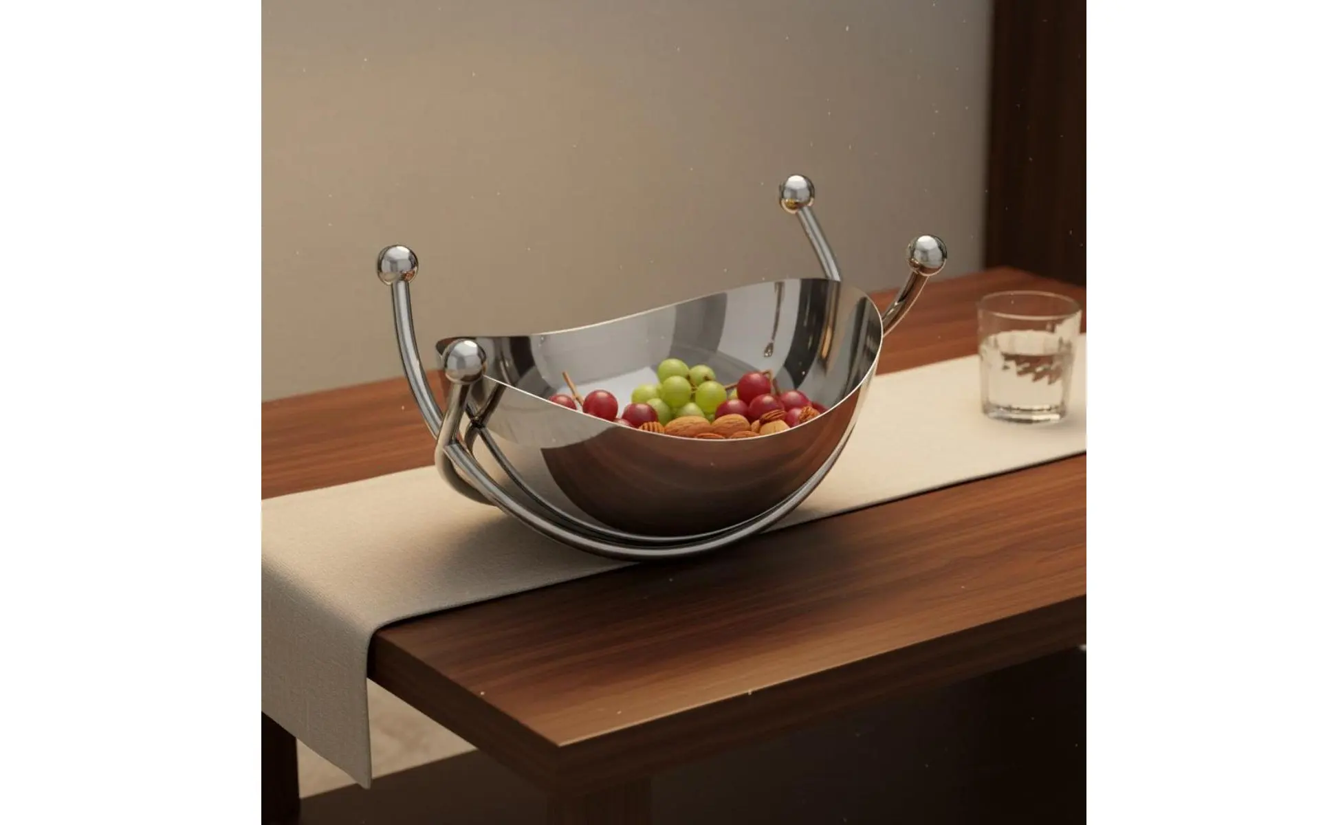 Plato decorativo plateado con base estable