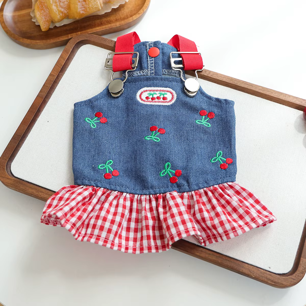 Vestido Mezclilla Cerezas Bordado para Perros Pequeños - imagen 2