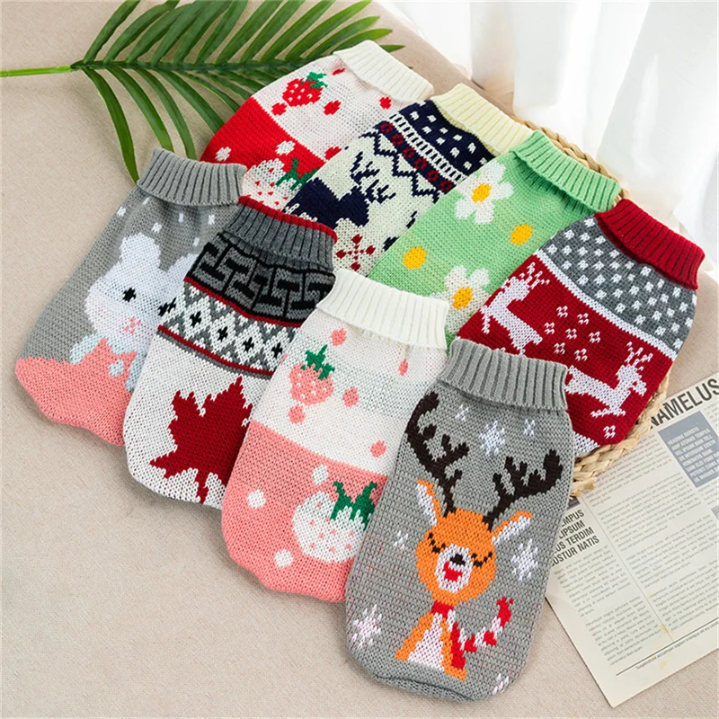Detalle del estampado de alces en el suéter