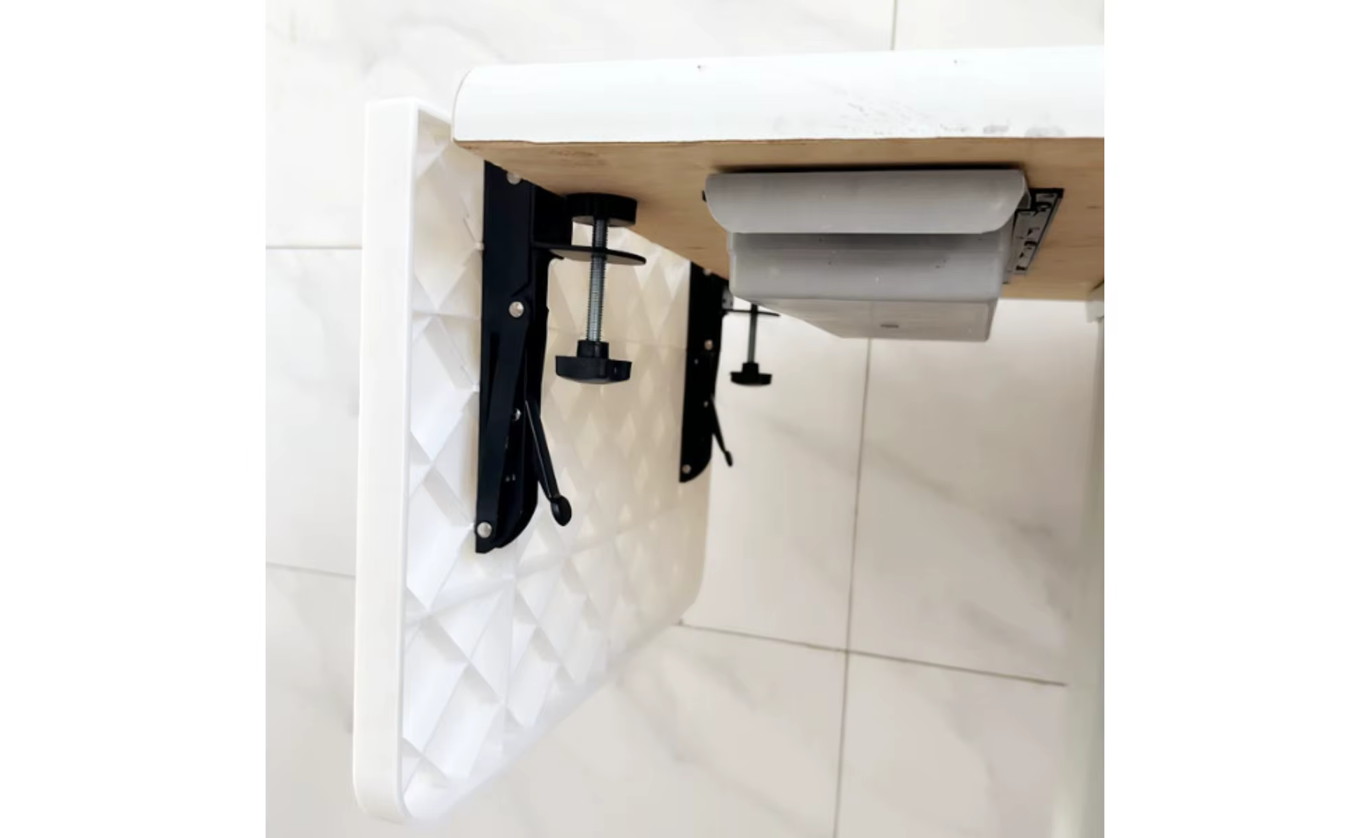 Extensión plegable de plástico para máquina de coser