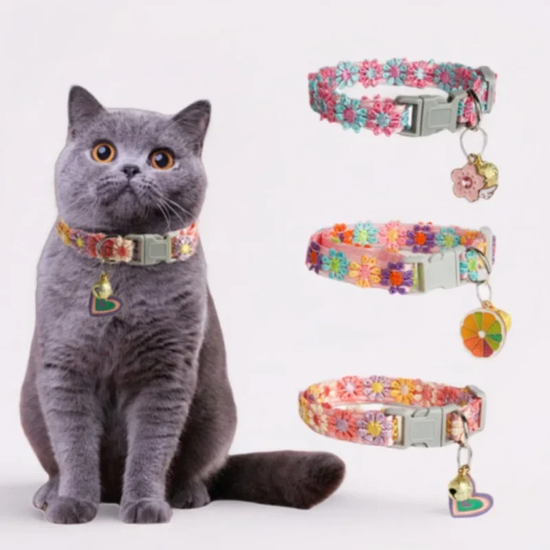 Collar para gato y perro con bordado flores de cerezo y campana - imagen 3