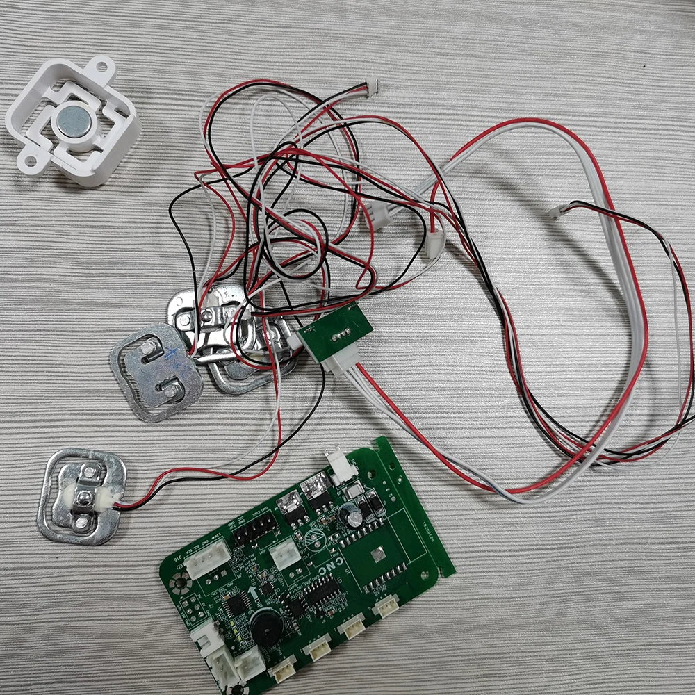 Sensor de gravedad para caja de arena Petree mostrando su diseño compacto