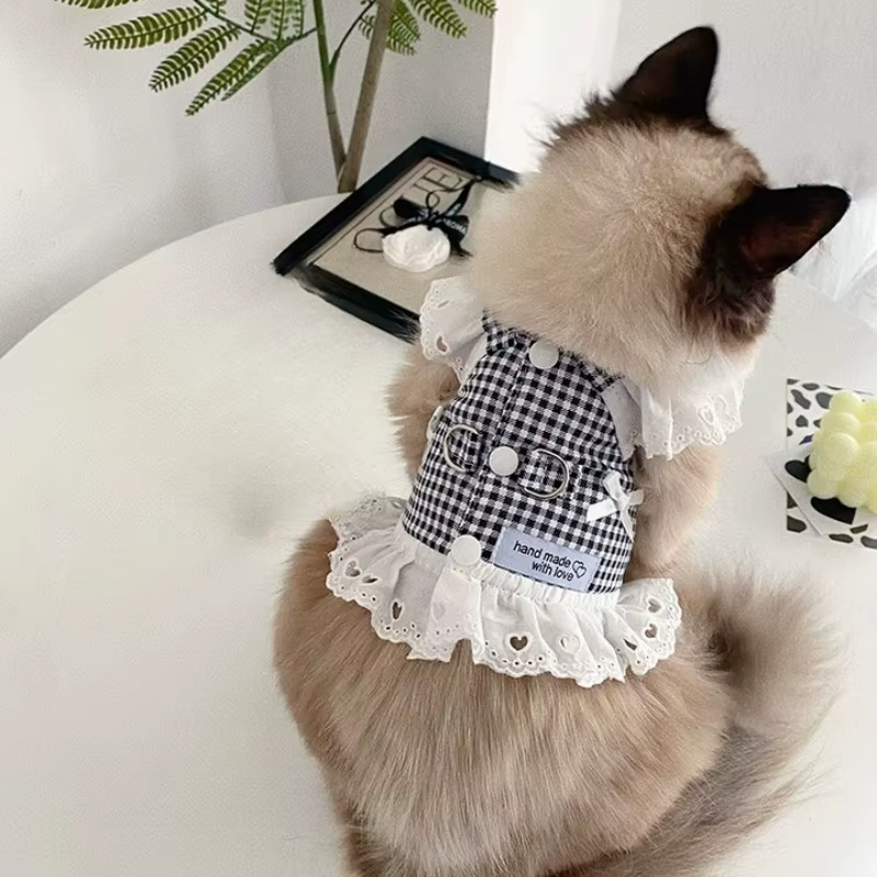 Vestido arnés a cuadros con encaje y lazo para perro pequeño