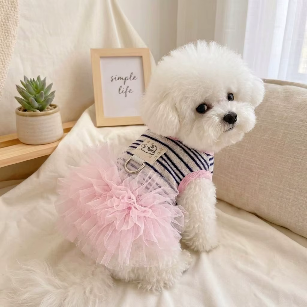 Vestido de malla con patchwork para mascotas pequeñas