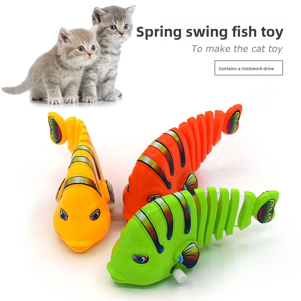 Juguete para gato con resorte y pelo de pescado en acción