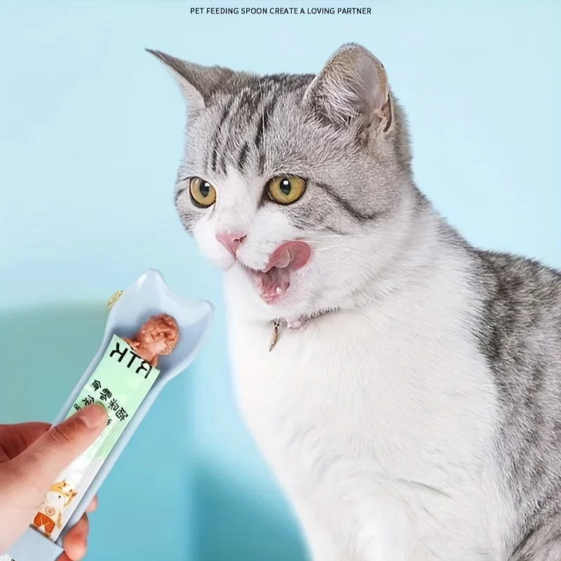 Uso práctico con gato comiendo de la cuchara