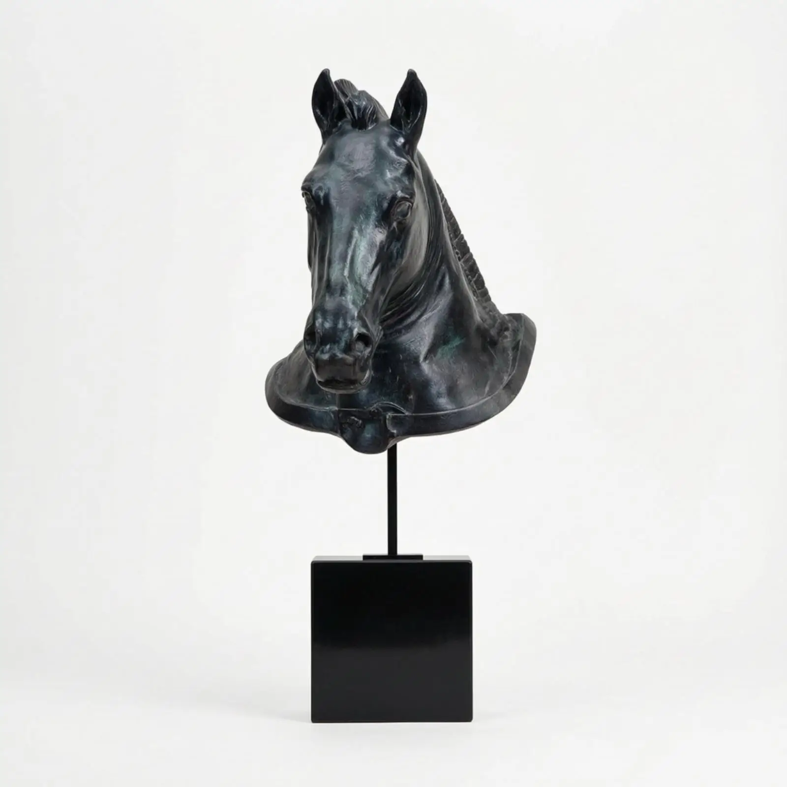 Estatua cabeza caballo estilo antiguo para entrada