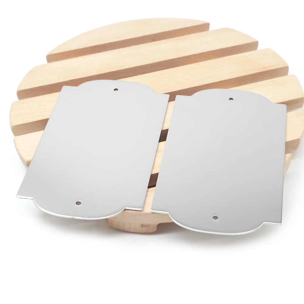 Placas usadas como llaveros decorativos