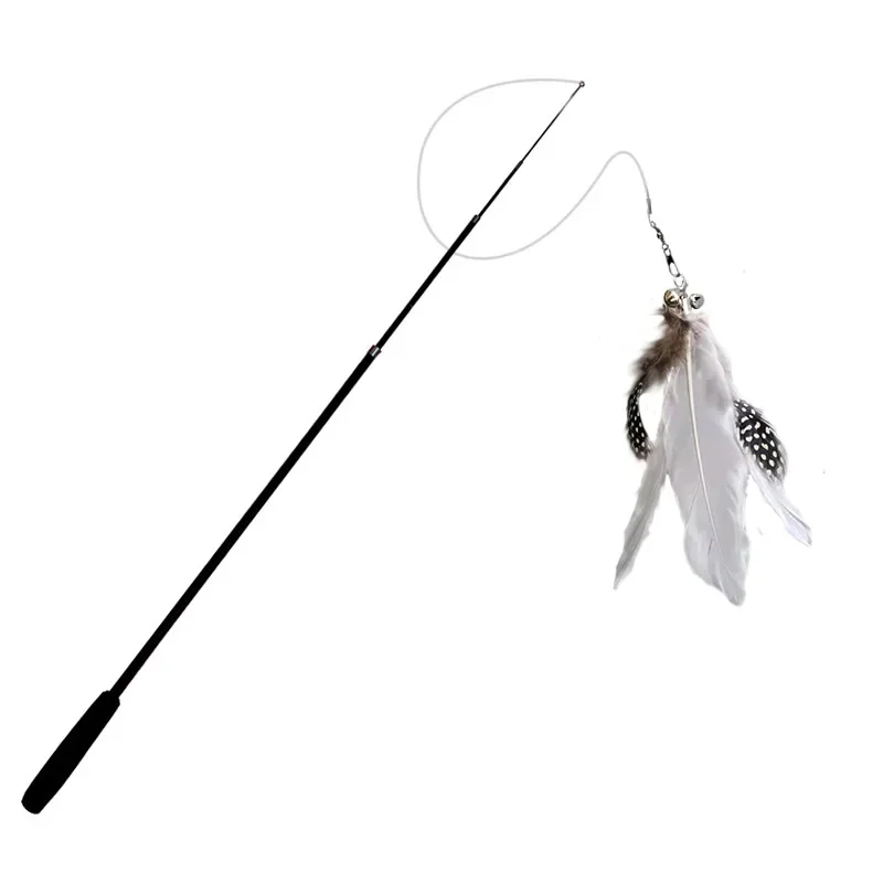 Primer plano de las plumas del juguete y la punta de la varita con detalles de calidad