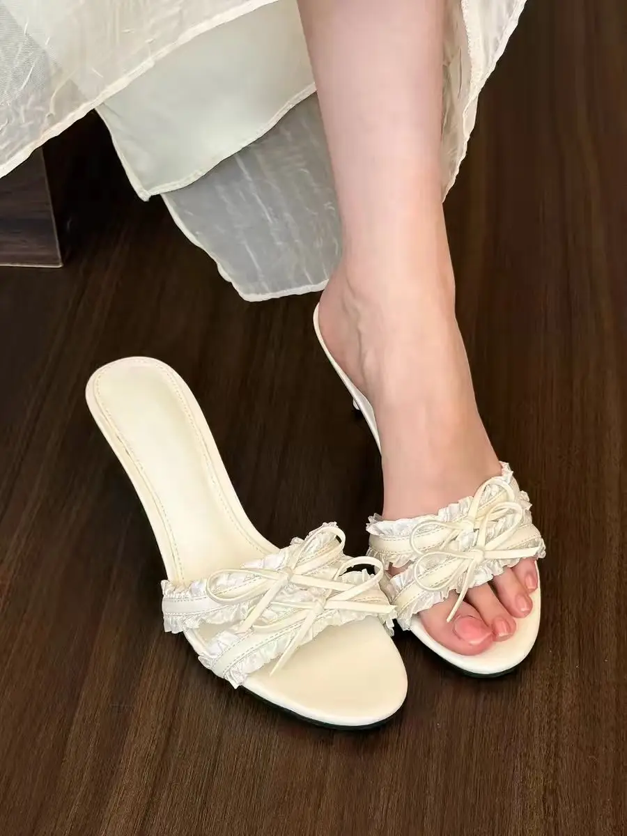 Look veraniego con sandalias Tulx