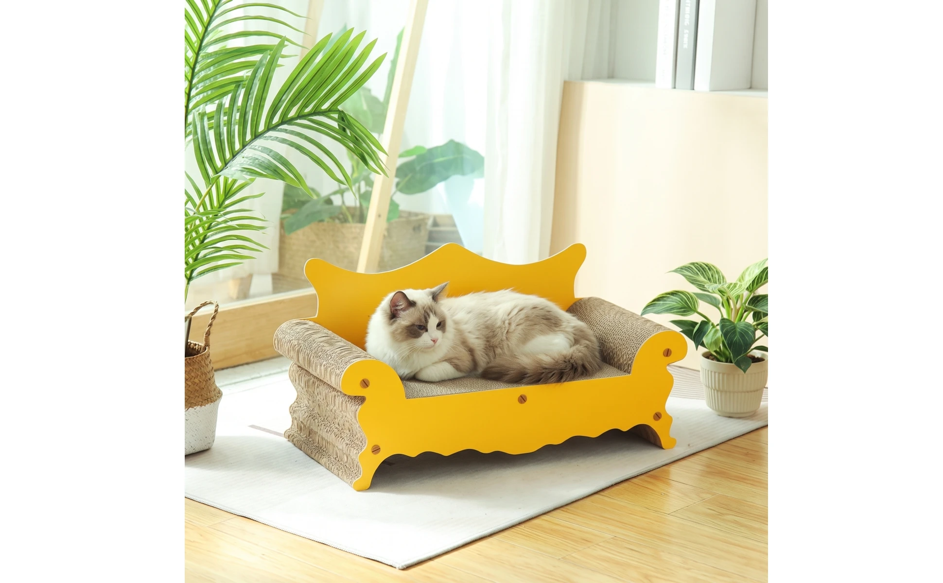 Sofá rascador para gatos con gato descansando